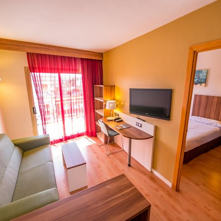 Golden Avenida Family Suites 4* Salou Exterior photo