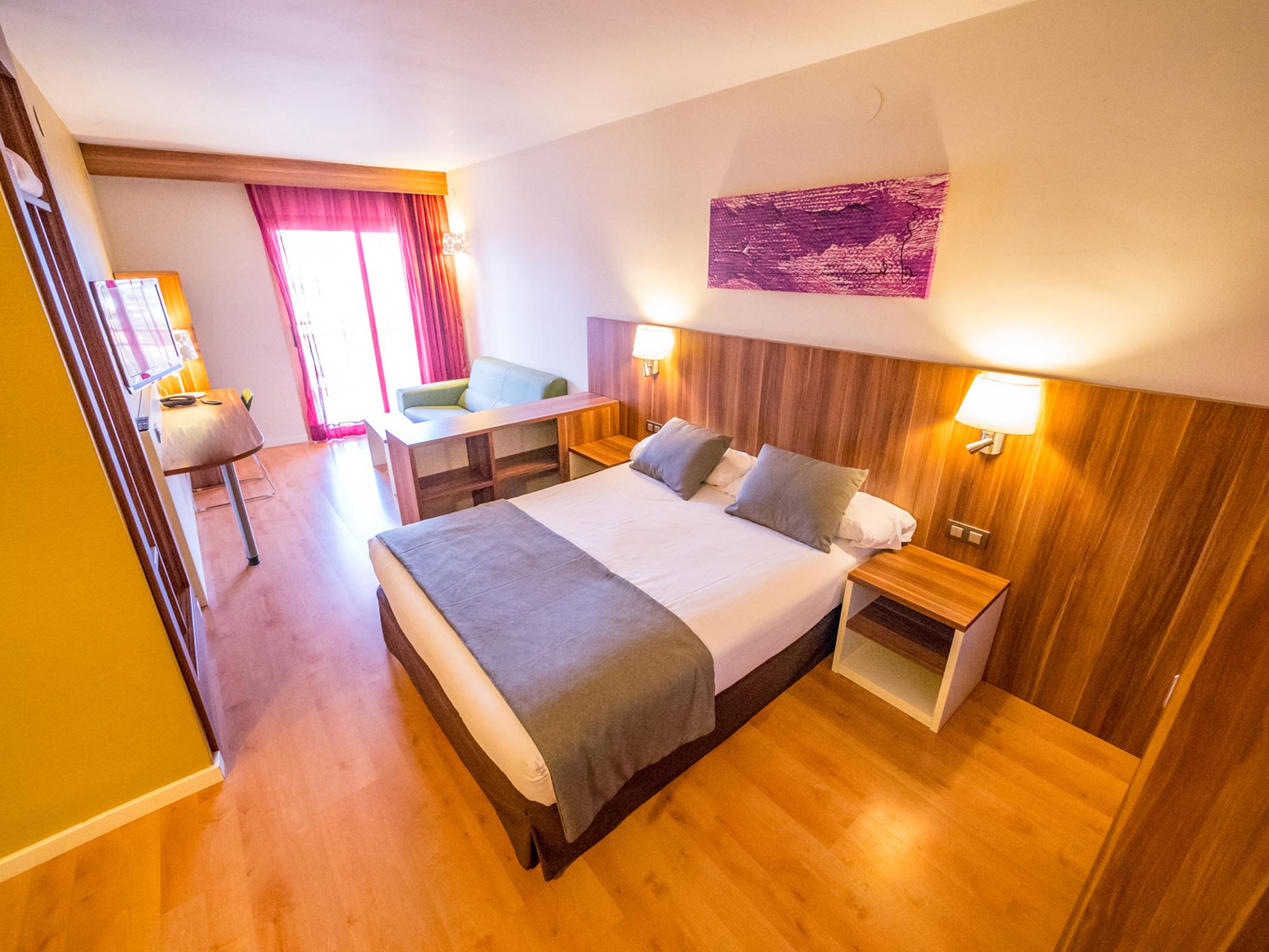 Golden Avenida Family Suites 4* Salou Exterior photo