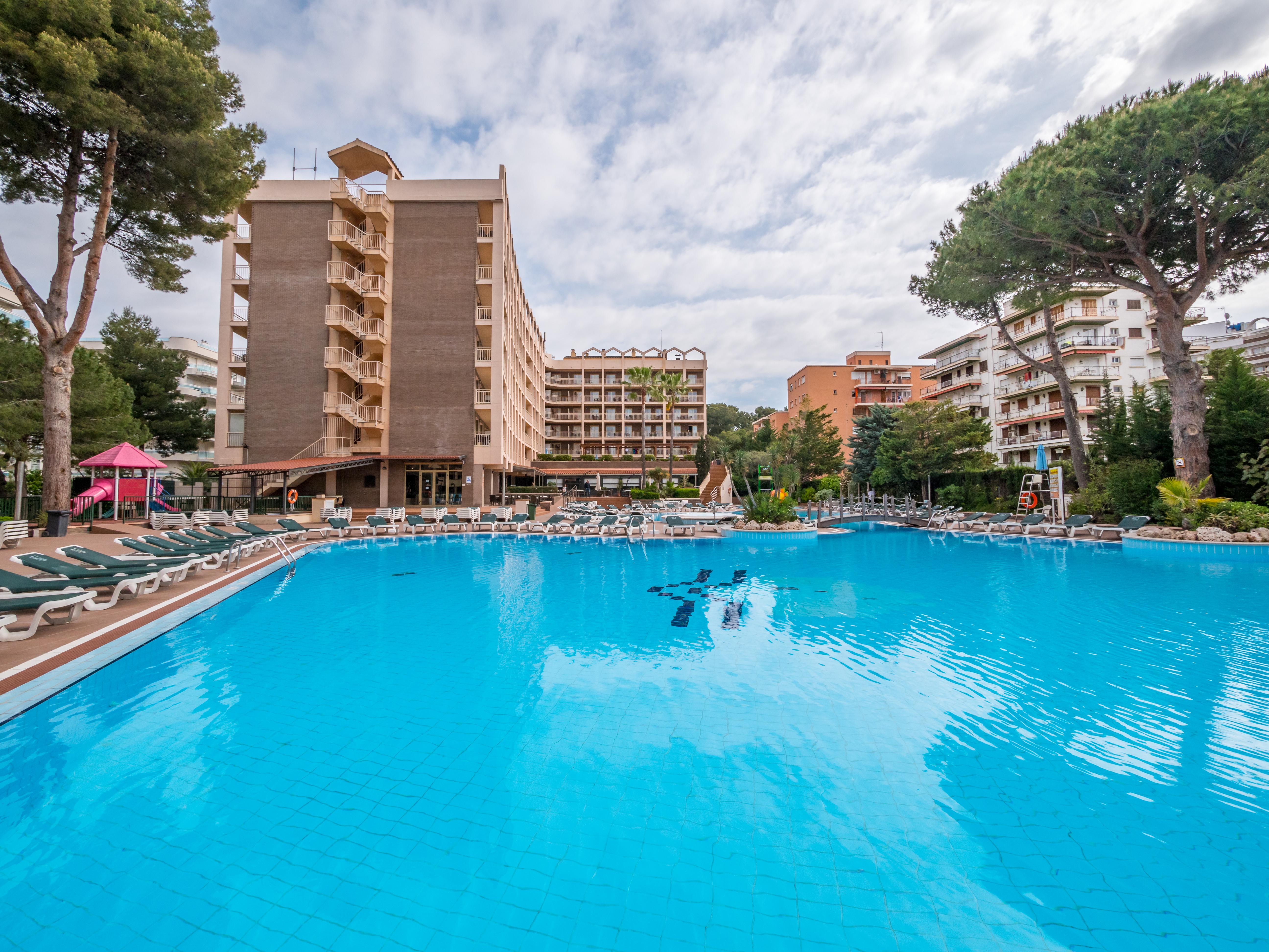 Golden Avenida Family Suites 4* Salou Exterior photo