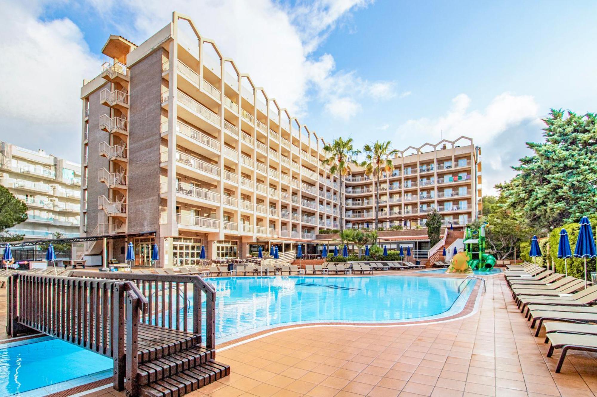 Golden Avenida Family Suites 4* Salou Exterior photo