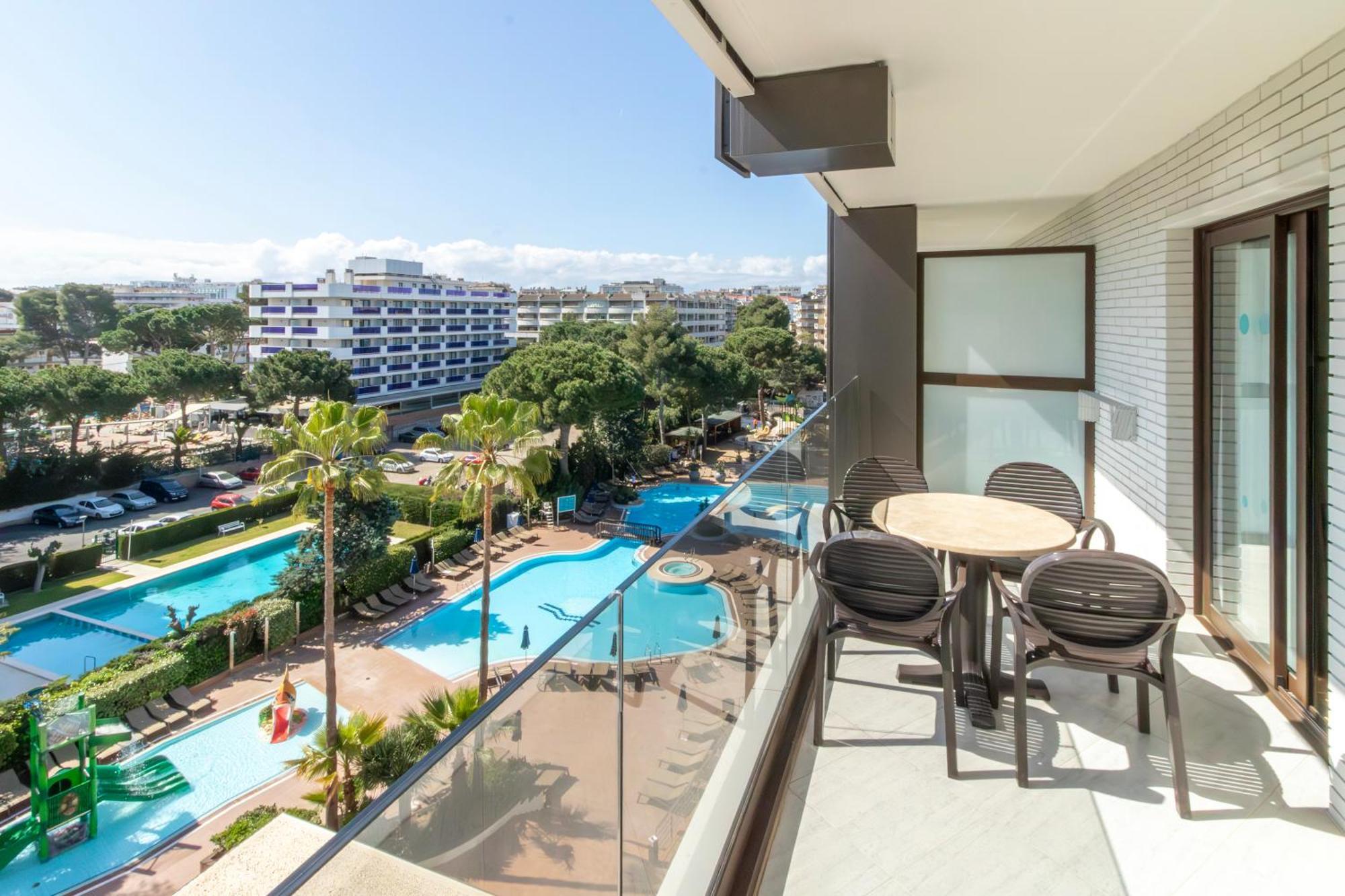 Golden Avenida Family Suites 4* Salou Exterior photo